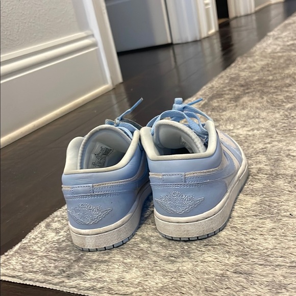 Nike Blue High-Top Sneakers with Leather Panels - Picture 2 of 4